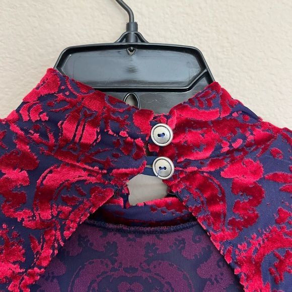 Lucy in the Sky Chloe Open Back Velvet Dress - Picture 7 of 11